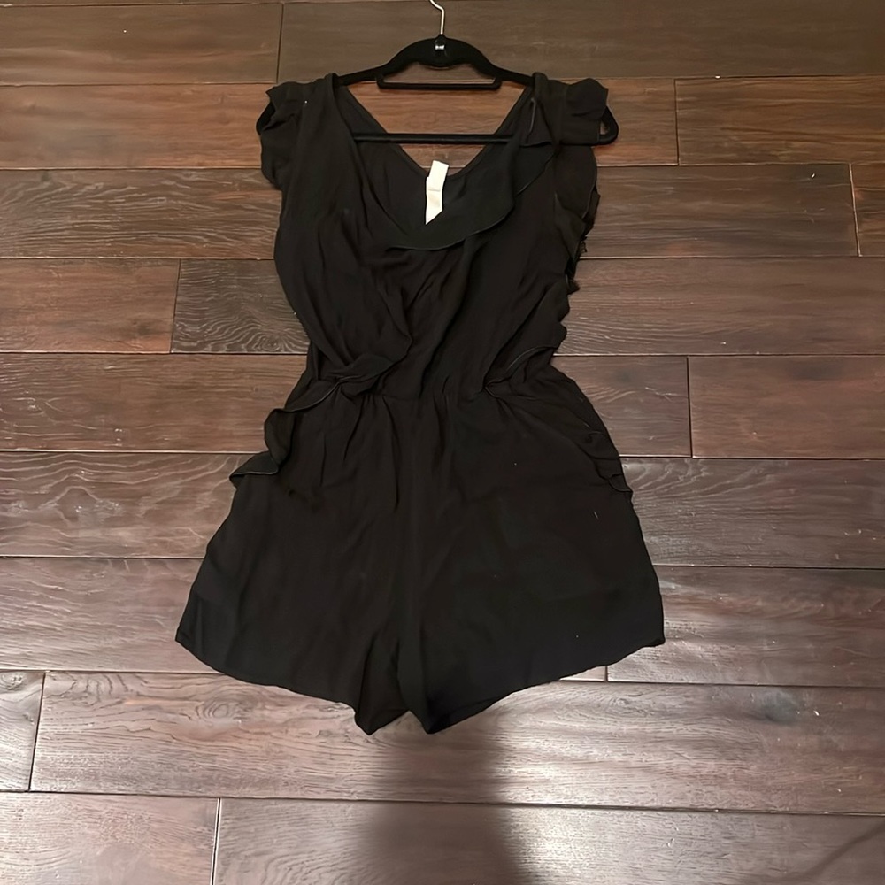 Women AMADI XS Black Ruffle Romper